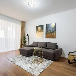  Apartament Bonita - Chic Urban Retreat With Private Balcony