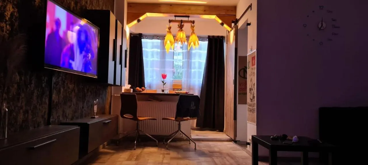 Tiki'S Bar Studio بوخارست رومانيا