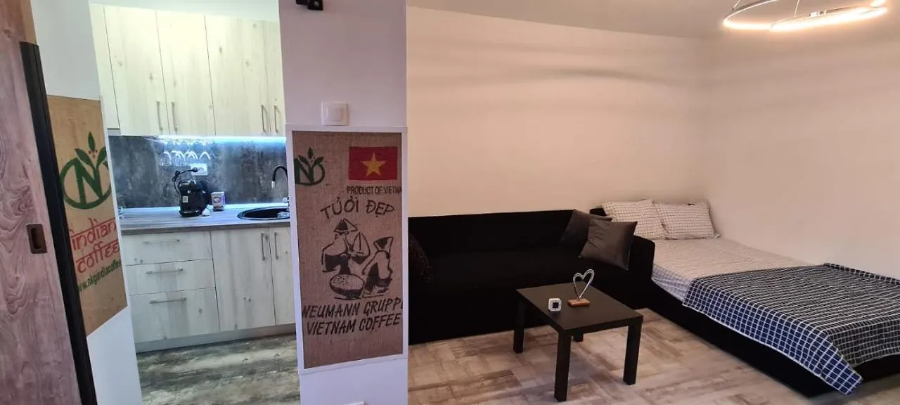 Tiki'S Bar Studio بوخارست رومانيا