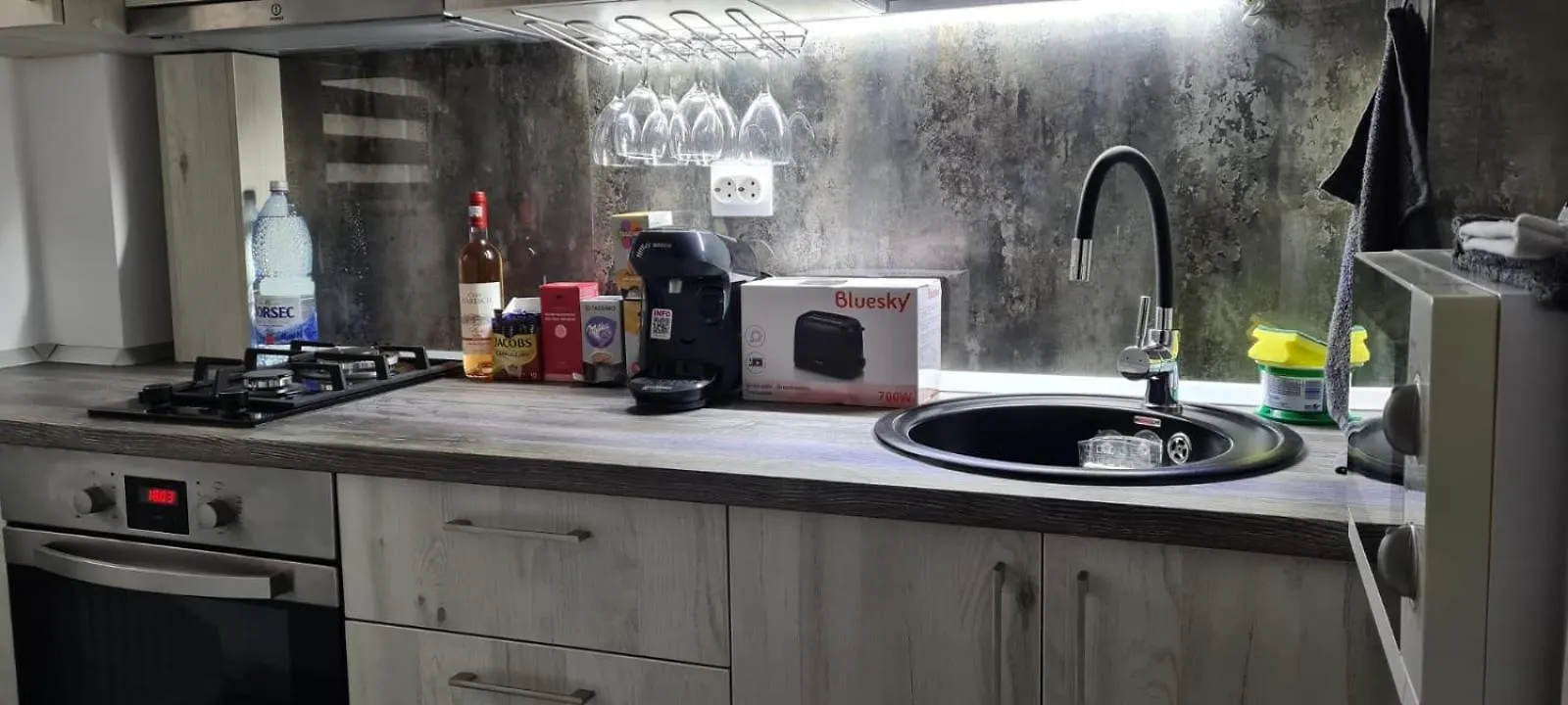 Tiki'S Bar Studio بوخارست